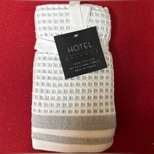 Hotel Balfour 2 Pack Grey White Hand Towels Textured Waffle-Weave Made In Turkey